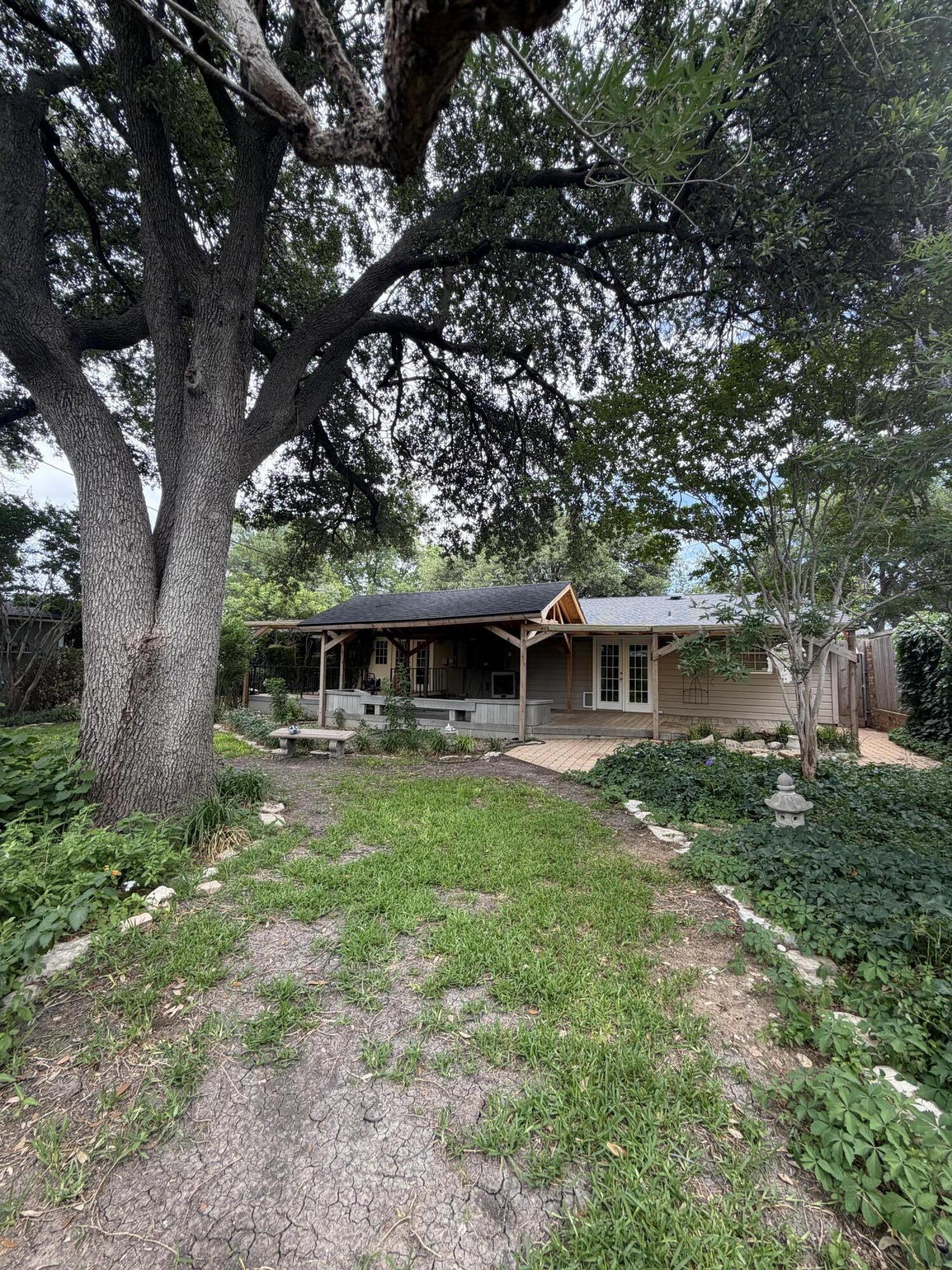 2704 W Twohig Avenue Property Photo 46