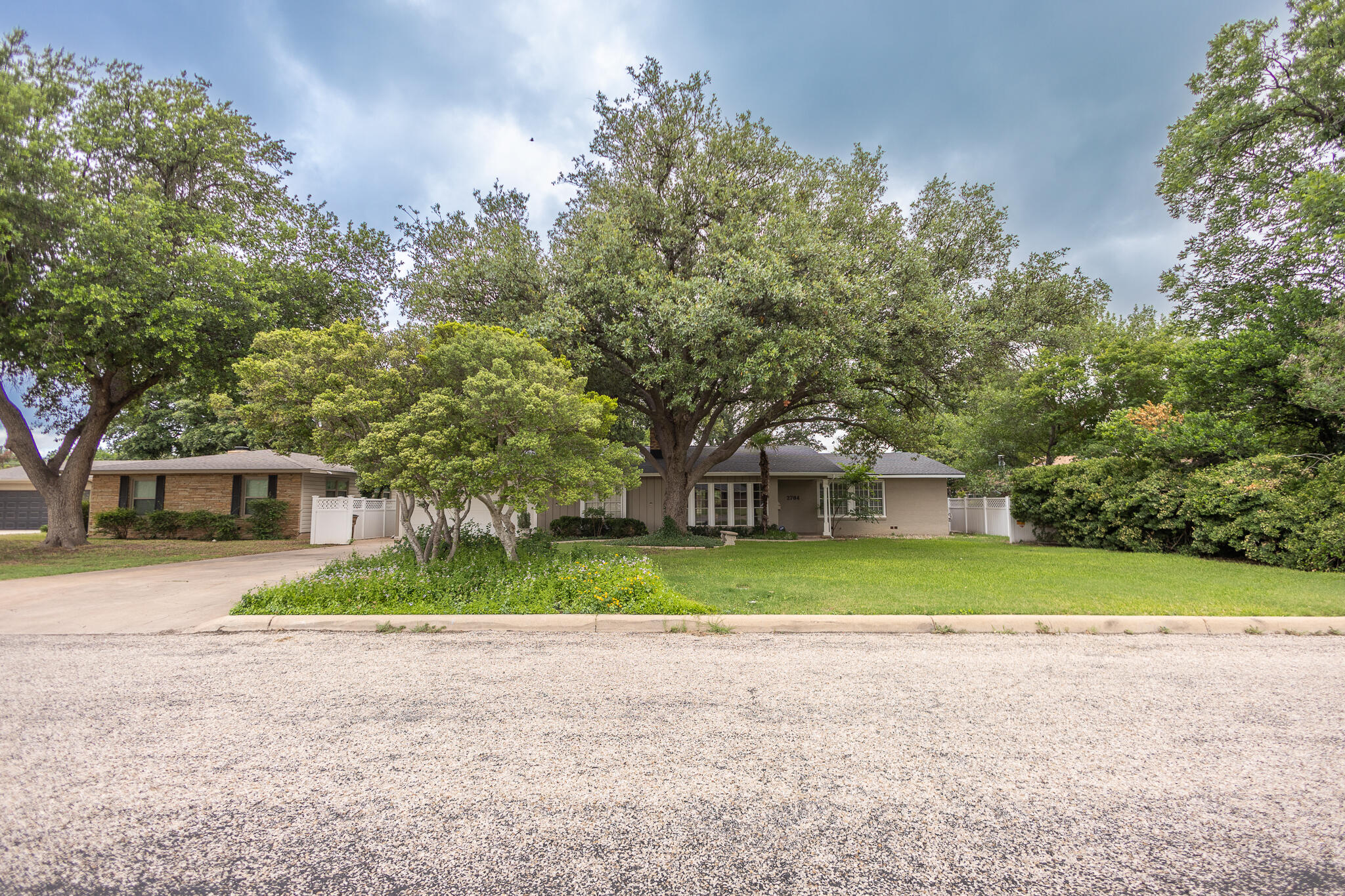 2704 W Twohig Avenue Property Photo 50