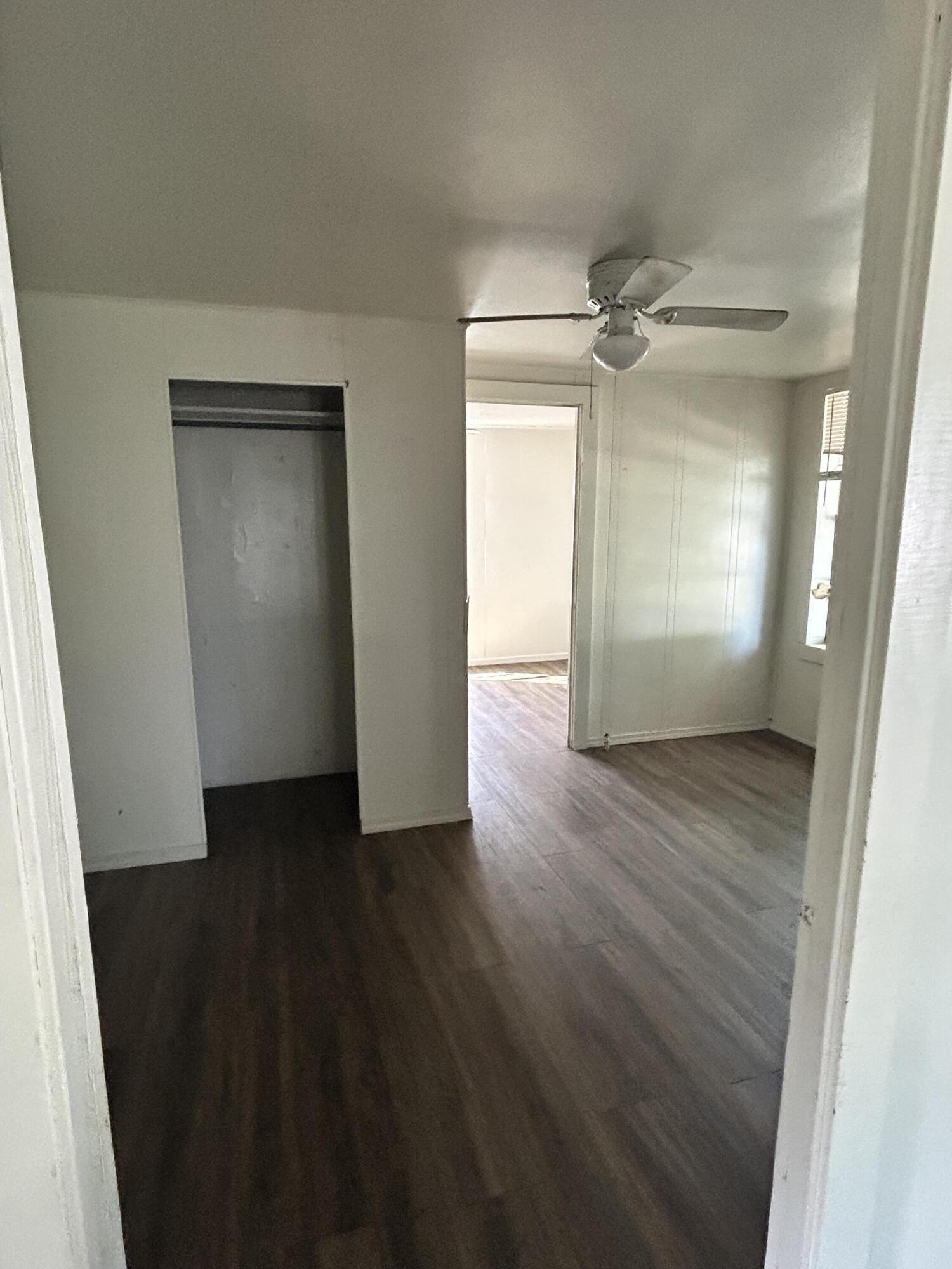 2811 N Irving Street Property Photo 5