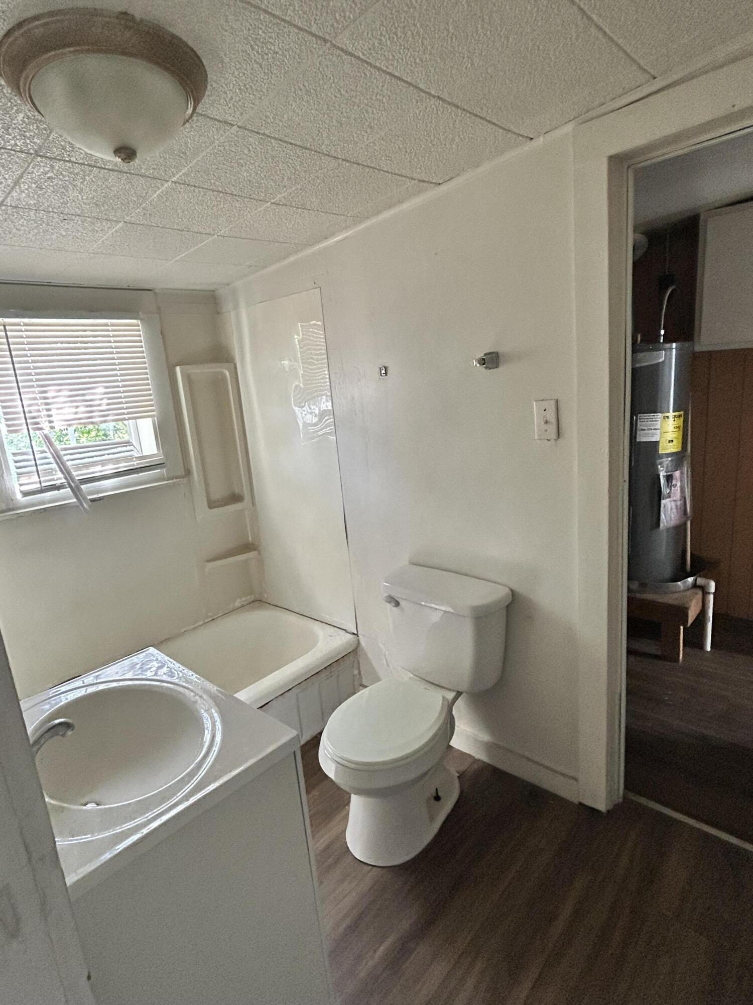 2811 N Irving Street Property Photo 6