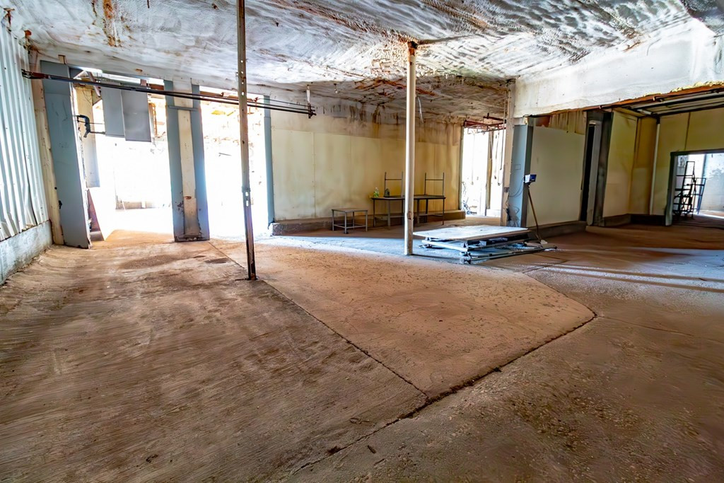 620 S Bell Street Property Photo 4