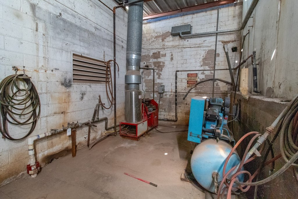 620 S Bell Street Property Photo 11