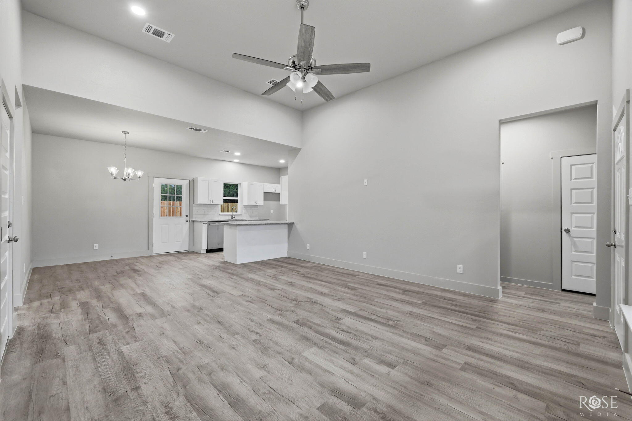 56 E 17th Street Property Photo 5