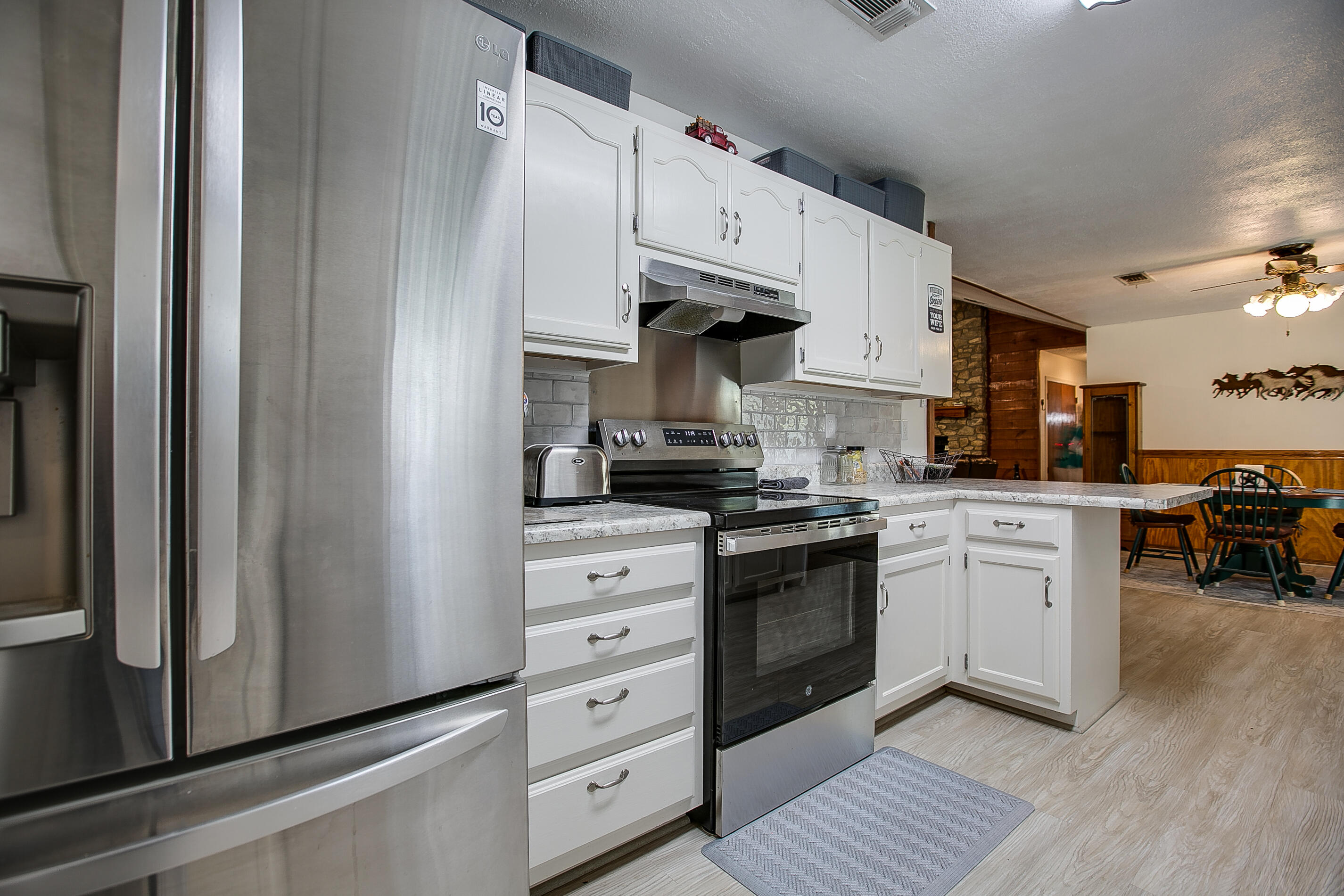 16101 Fitzgerald Drive Property Photo 11
