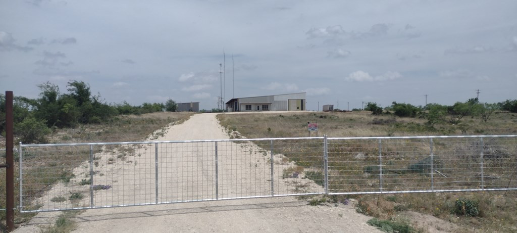10 Industrial Boulevard Property Photo 3