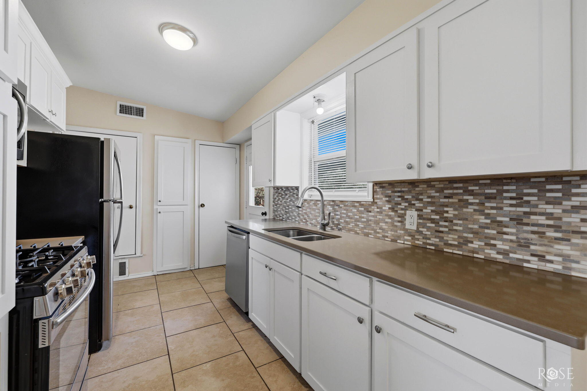 2105 S A & M Avenue Property Photo 7