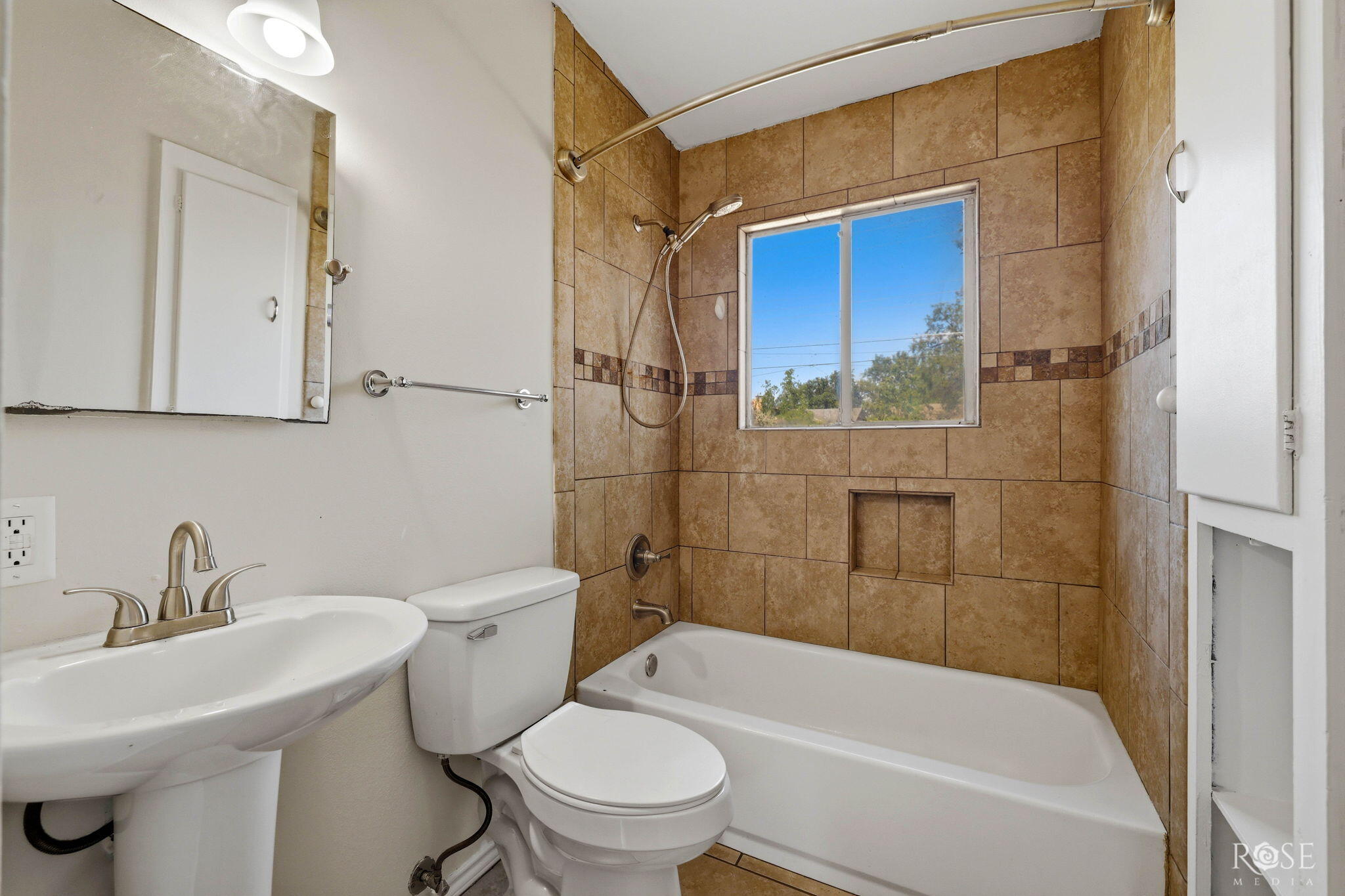 2105 S A & M Avenue Property Photo 15