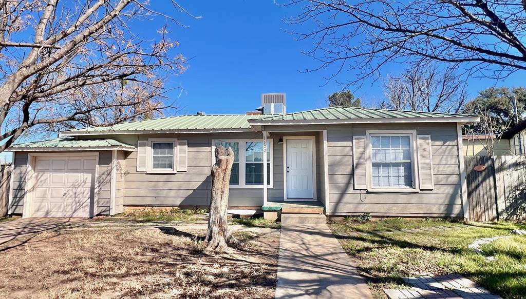 1102 Ardmore Street Property Photo 1