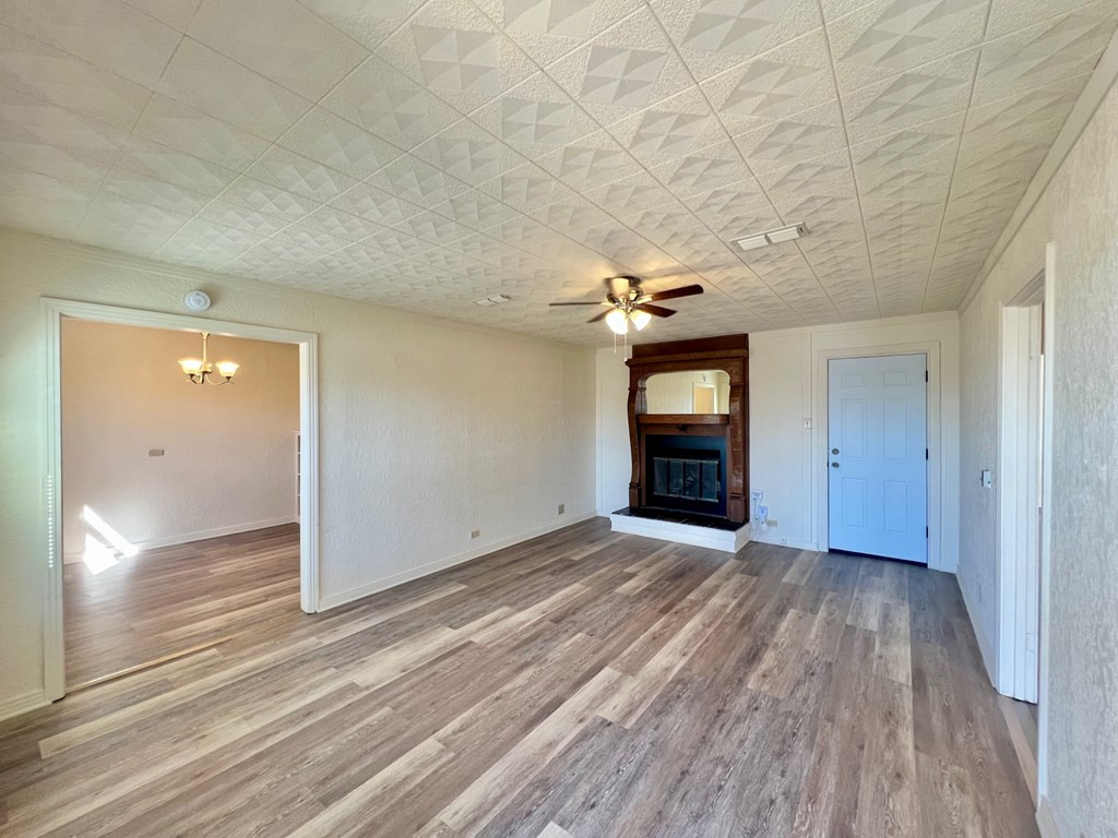 1102 Ardmore Street Property Photo 2