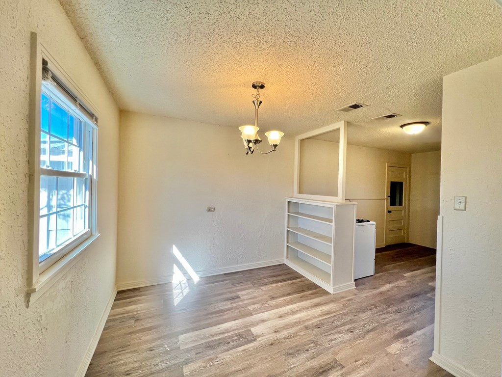 1102 Ardmore Street Property Photo 3