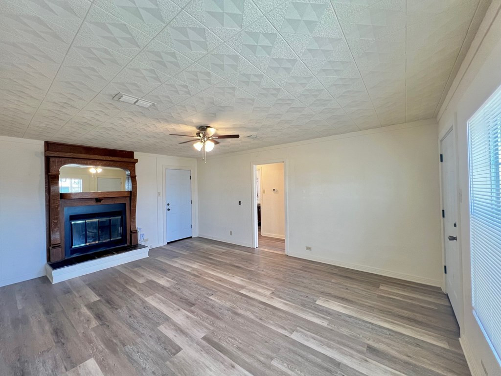 1102 Ardmore Street Property Photo 6