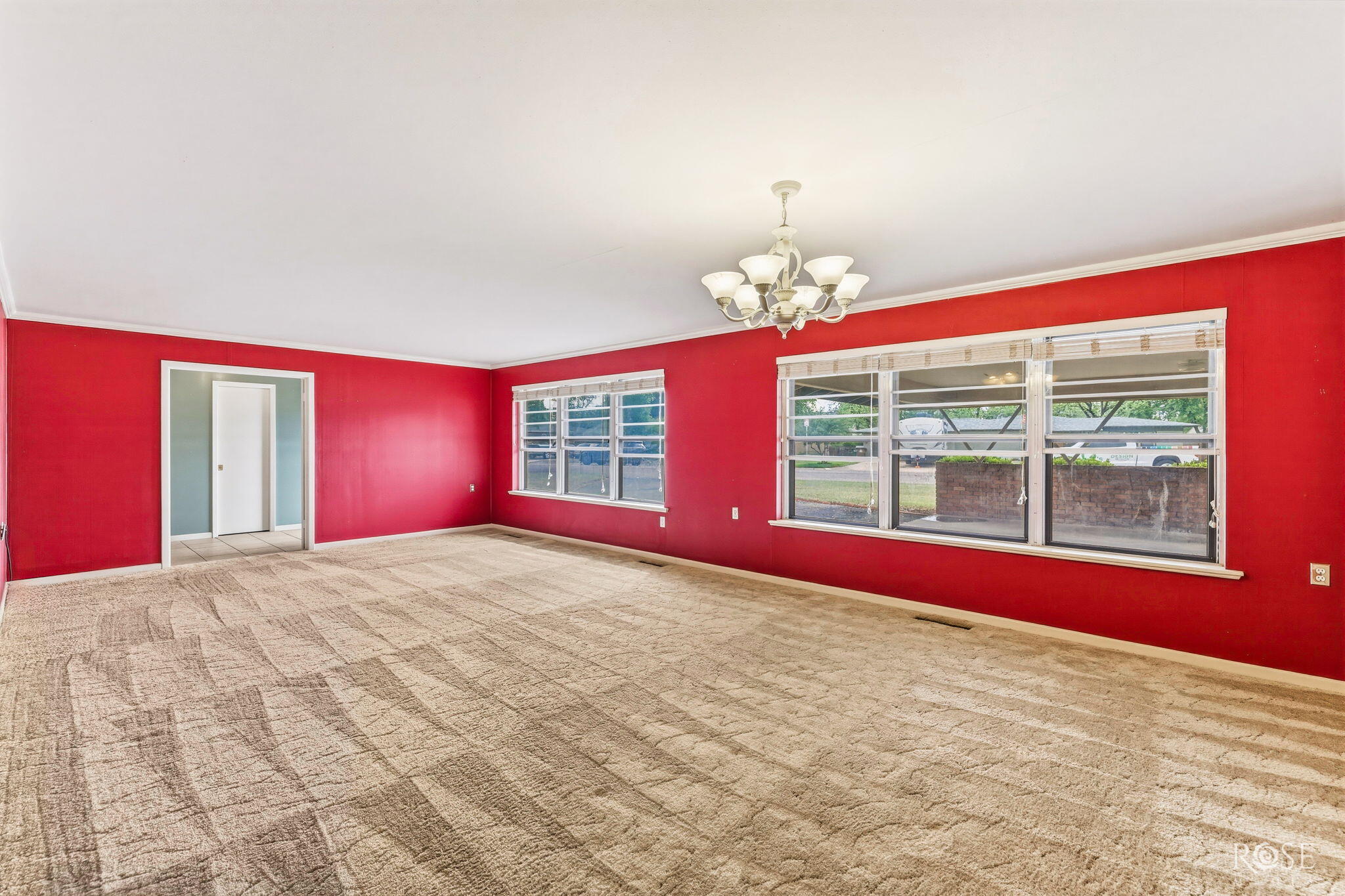 2504 Douglas Drive Property Photo 8