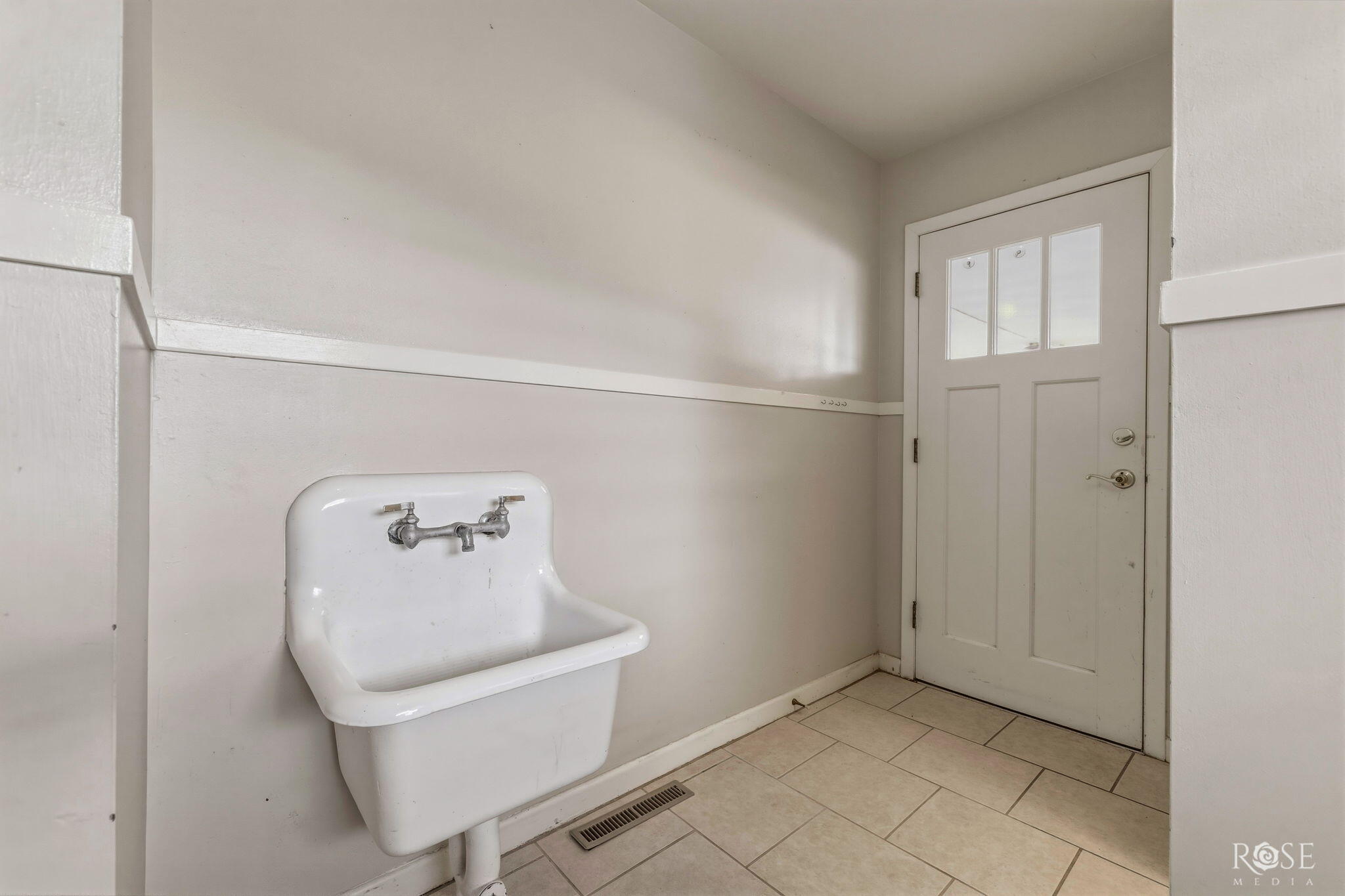 2504 Douglas Drive Property Photo 24