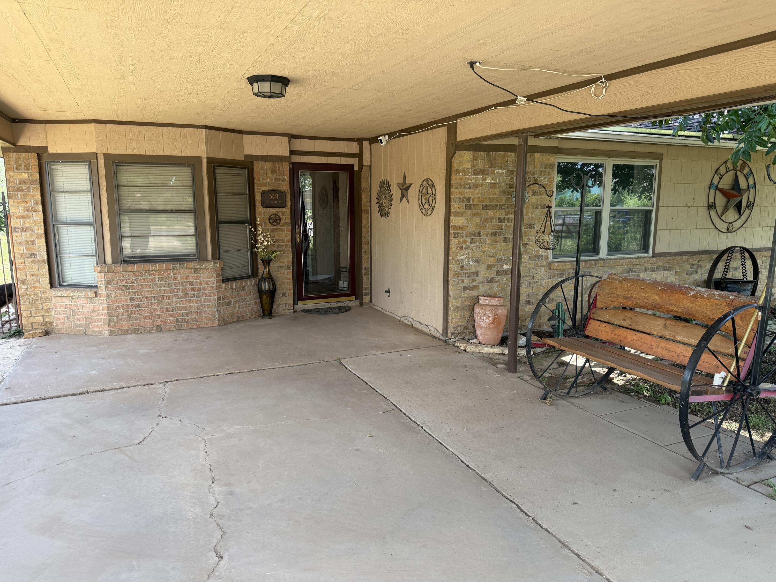 349 W 34th Street Property Photo 3