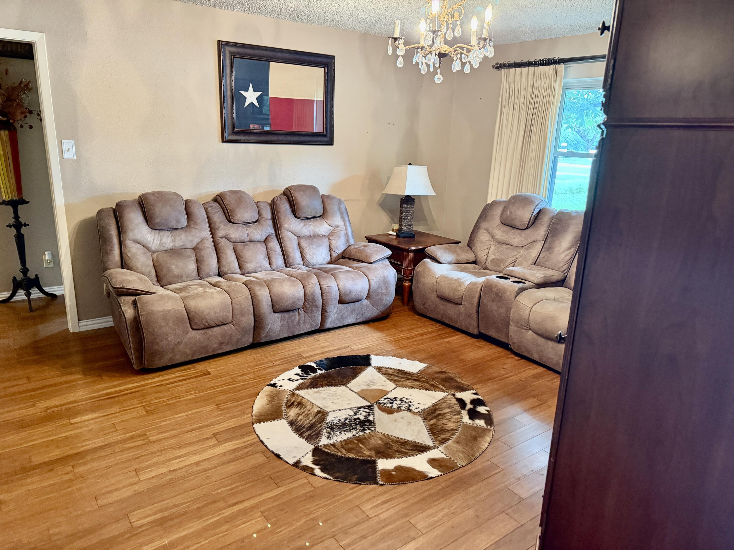 349 W 34th Street Property Photo 4