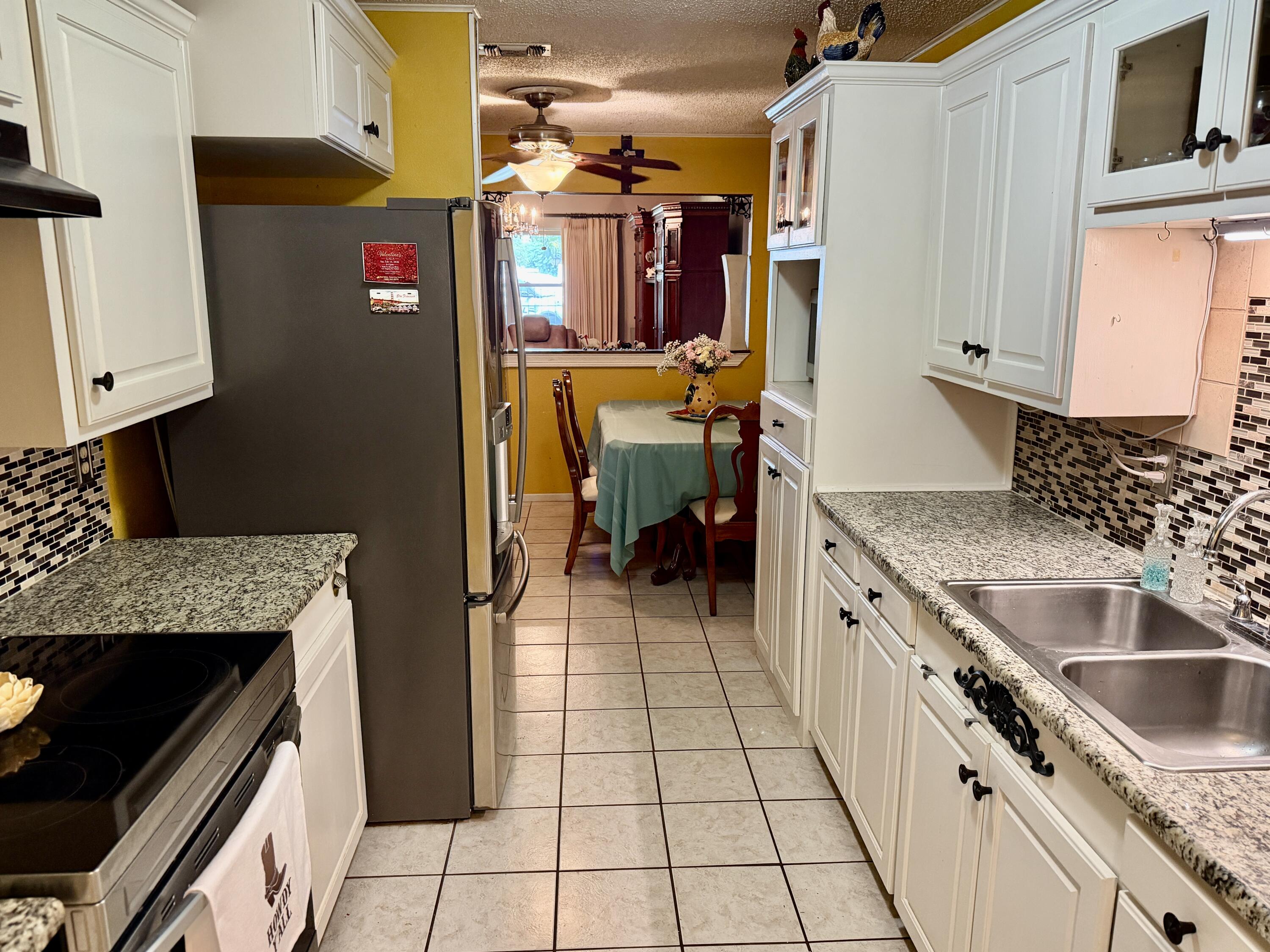 349 W 34th Street Property Photo 7