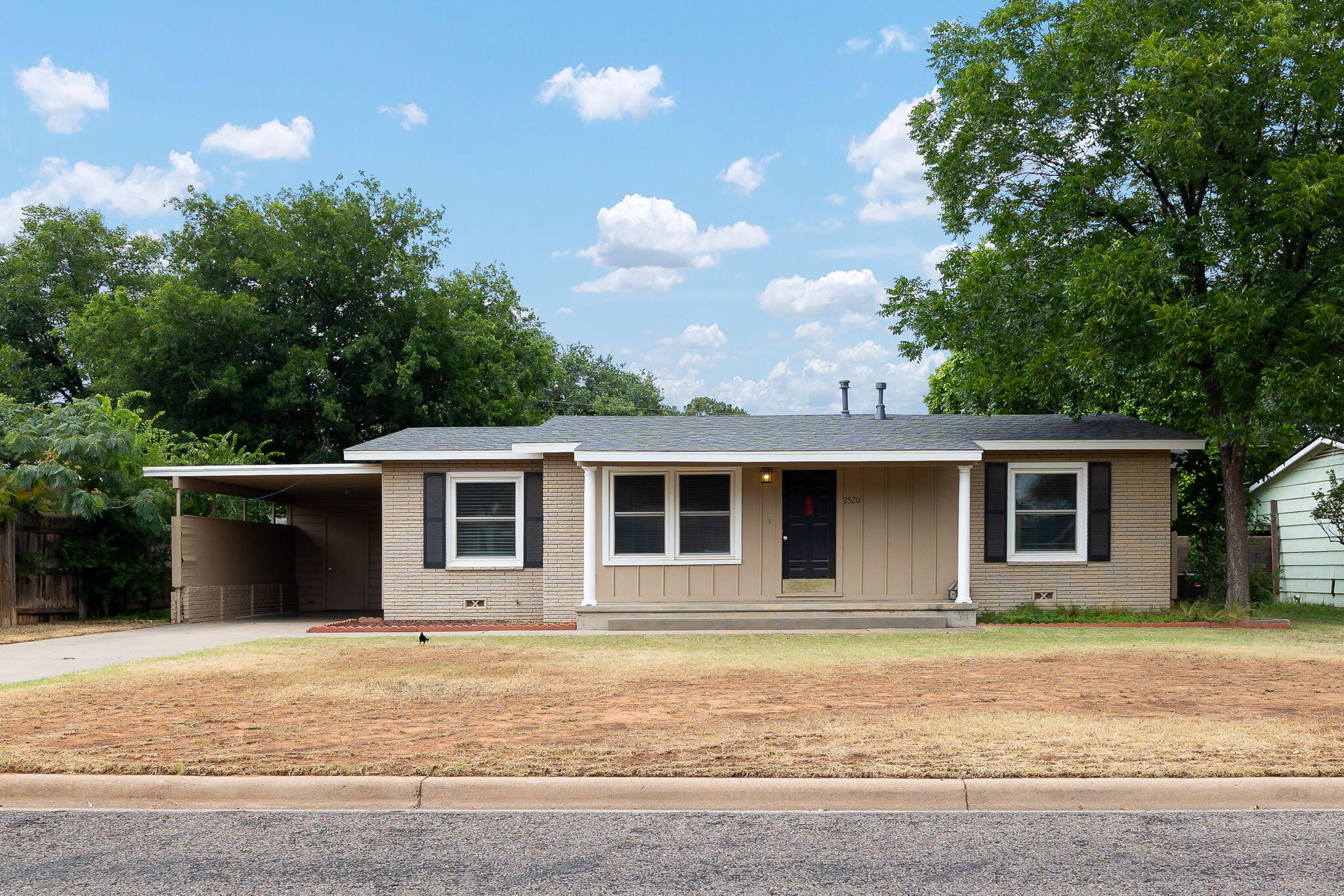 2520 Yale Avenue Property Photo 2