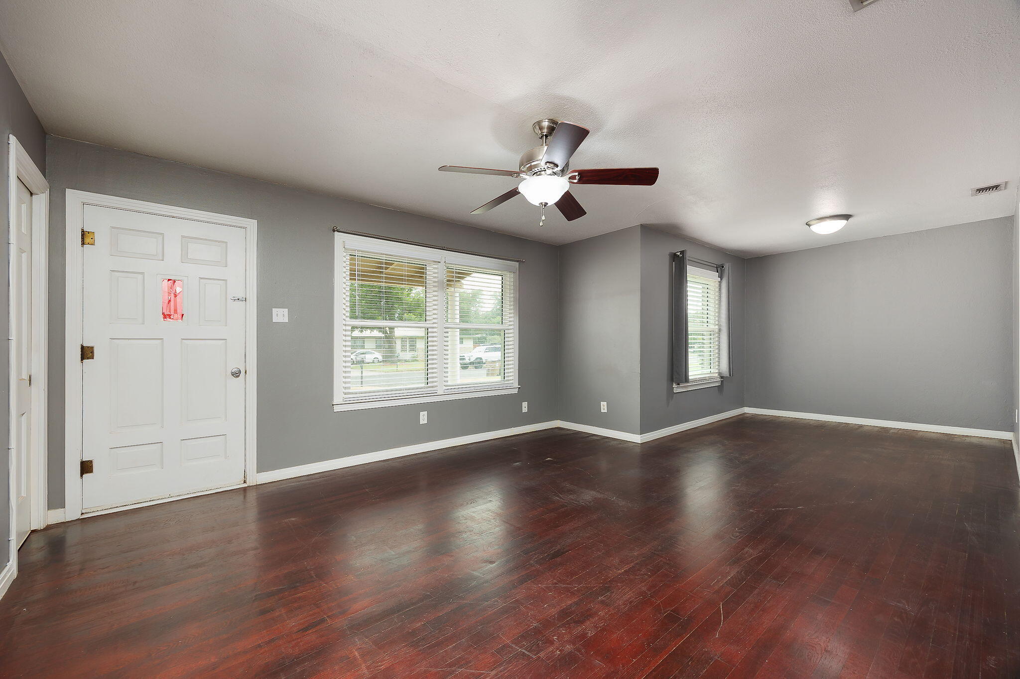 2520 Yale Avenue Property Photo 4