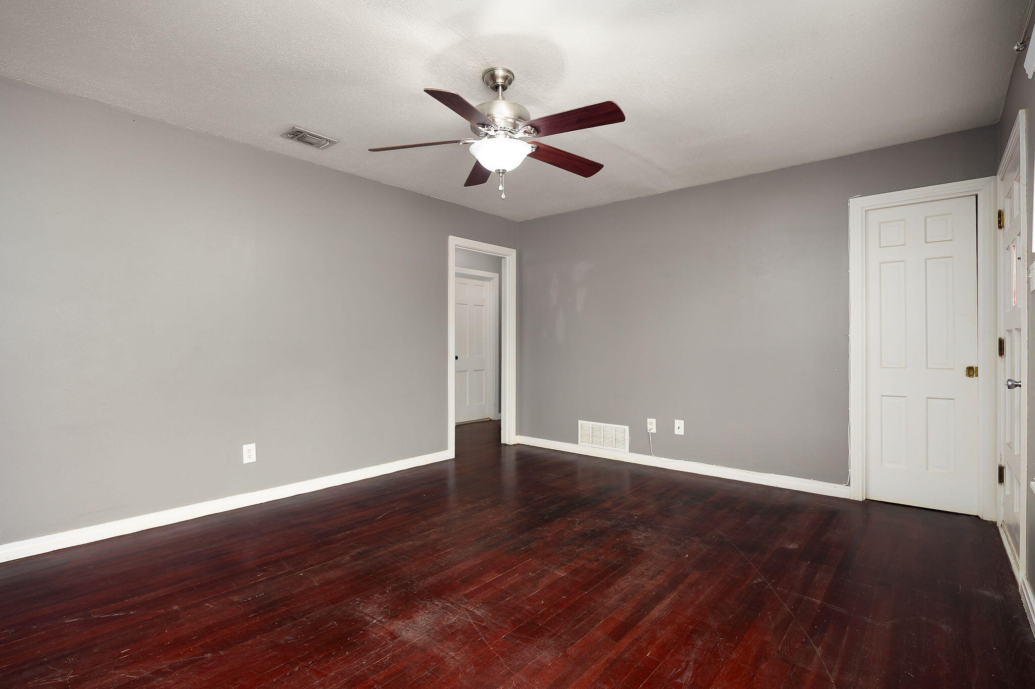 2520 Yale Avenue Property Photo 5