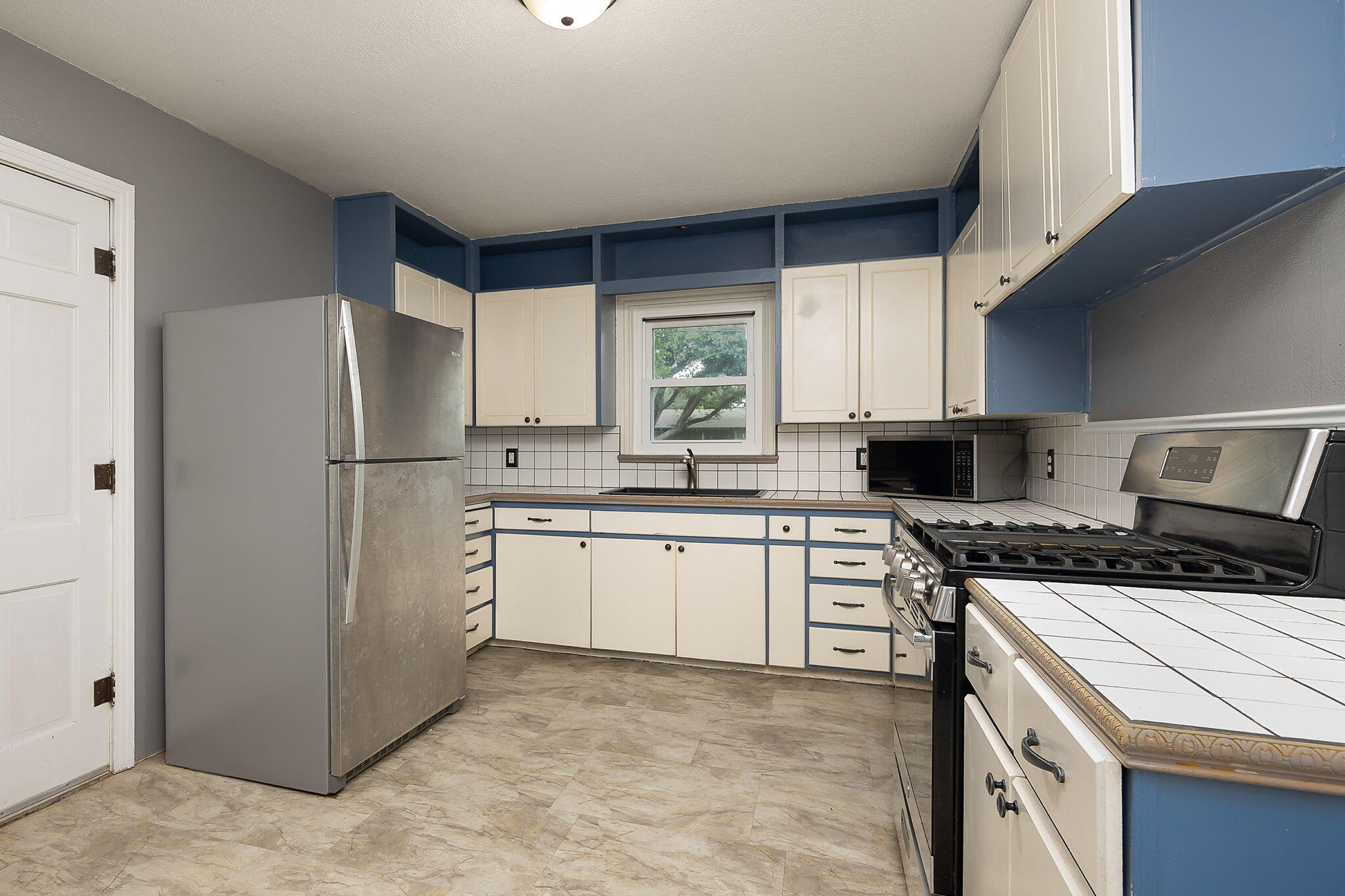 2520 Yale Avenue Property Photo 8