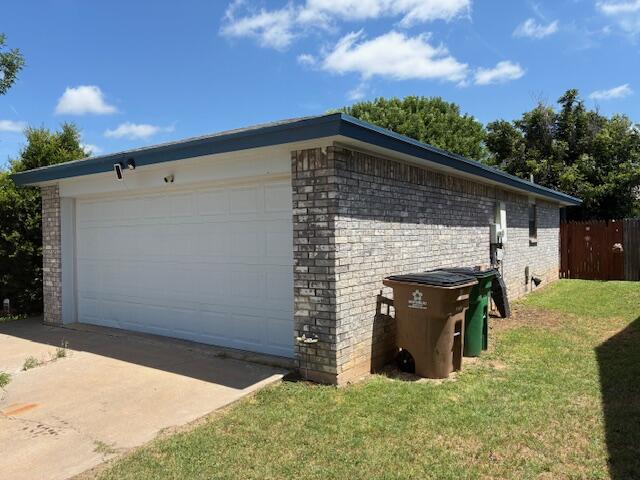2718 Regent Boulevard Property Photo 3