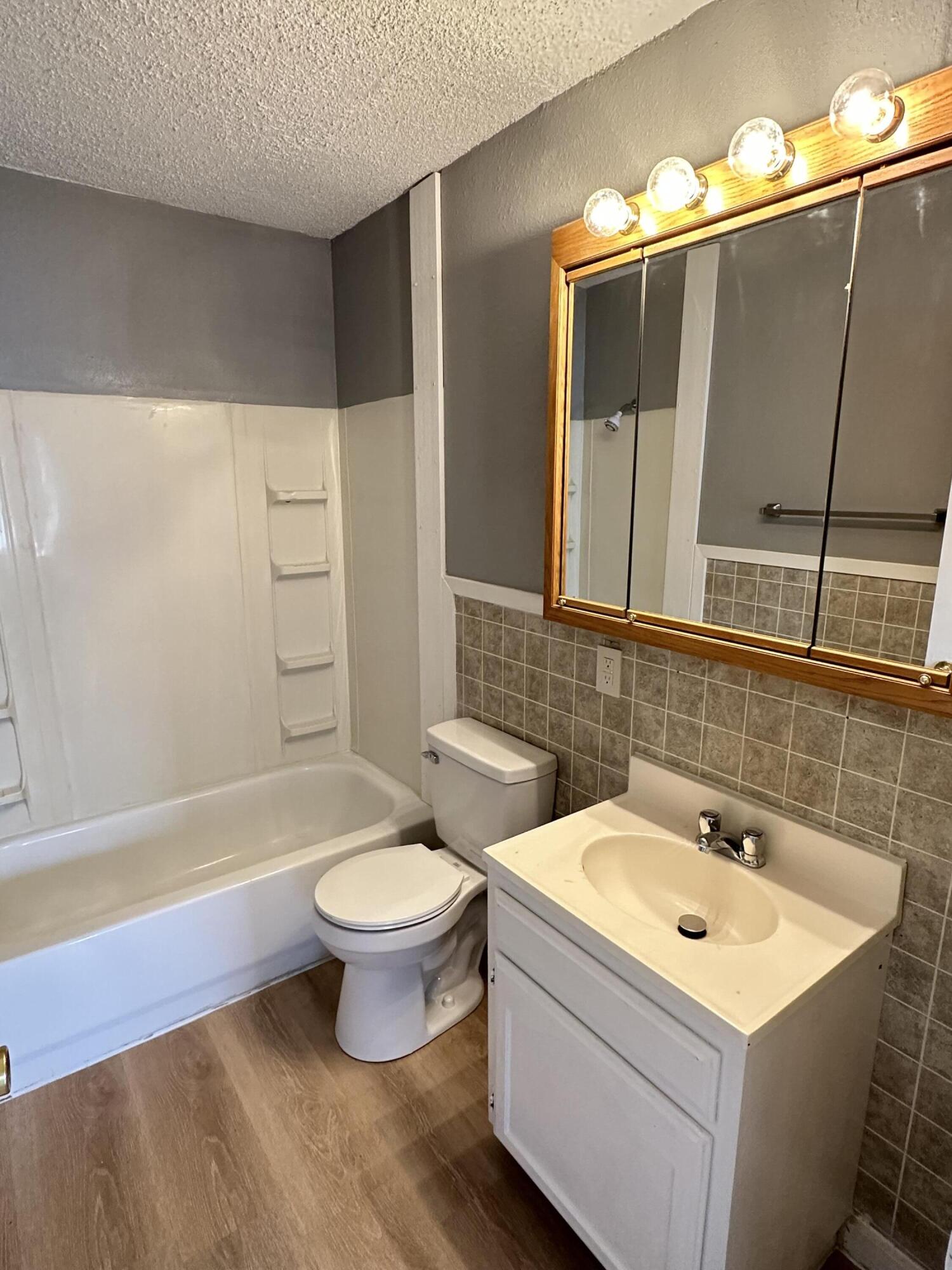 132 E 11th Street Property Photo 17
