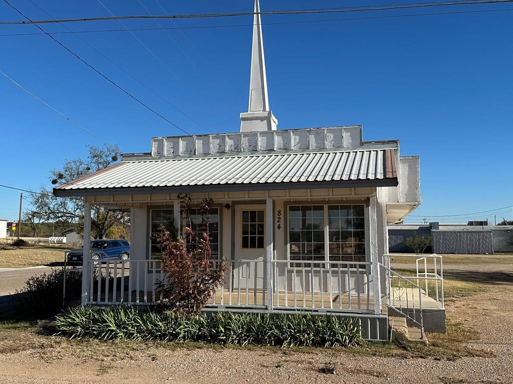 824 Austin Street Property Photo 1