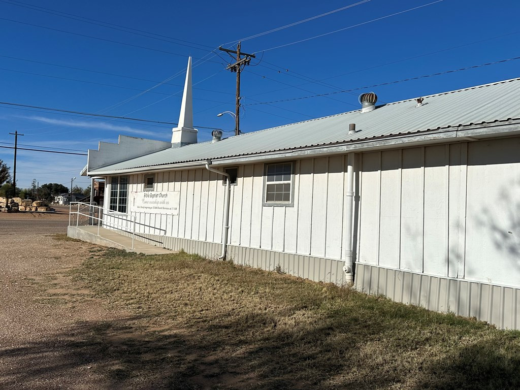 824 Austin Street Property Photo 4