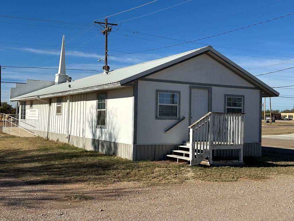 824 Austin Street Property Photo 5