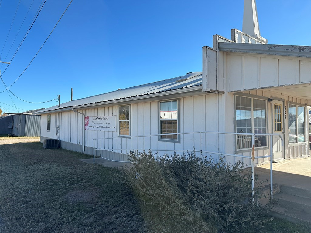 824 Austin Street Property Photo 6