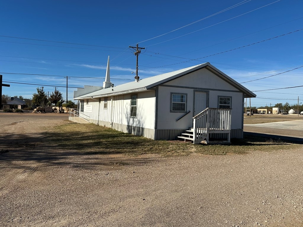 824 Austin Street Property Photo 7