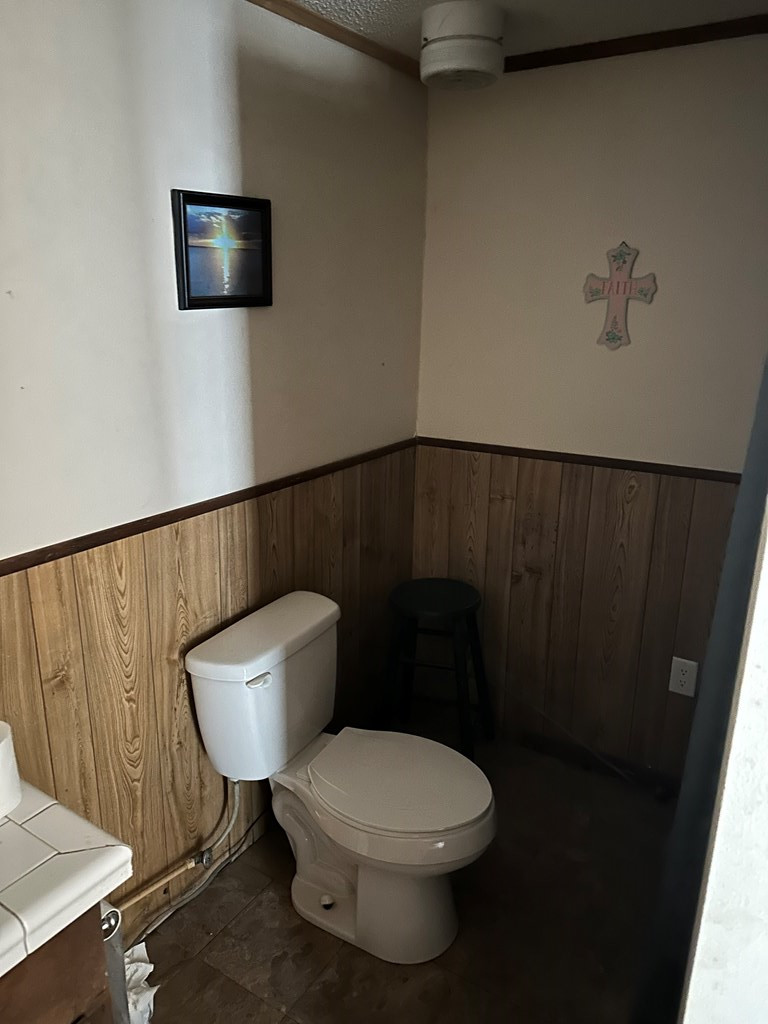 824 Austin Street Property Photo 24