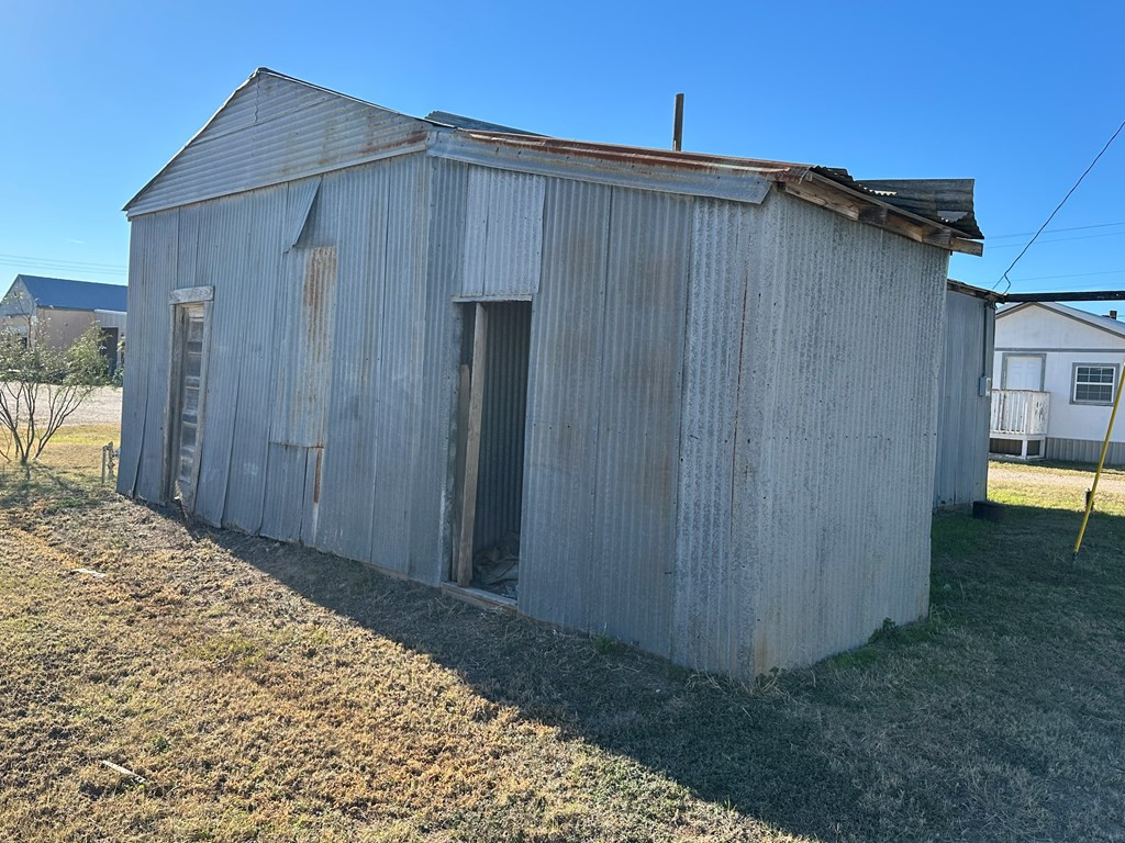 824 Austin Street Property Photo 28