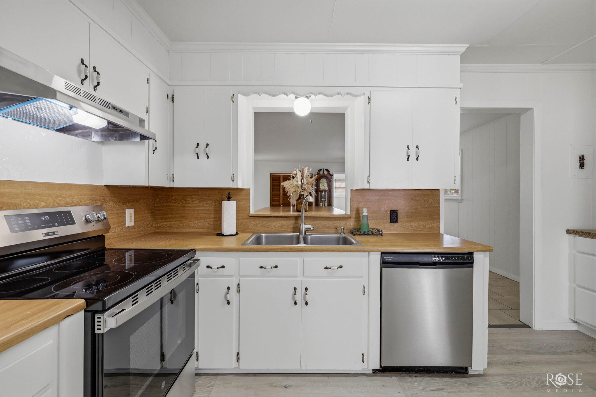 403 Angelo Boulevard Property Photo 9