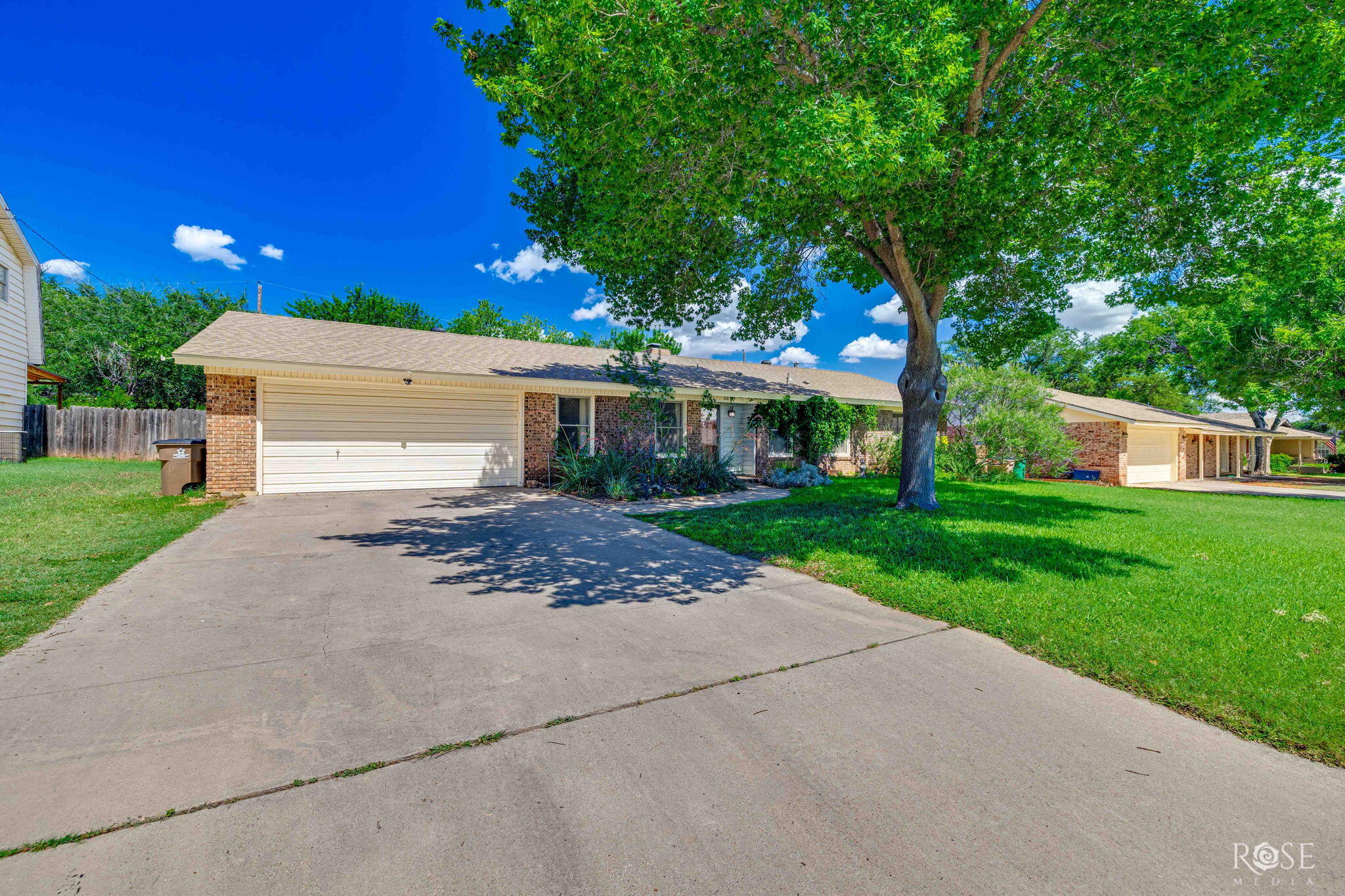 3610 S Oxford Drive Property Photo 3