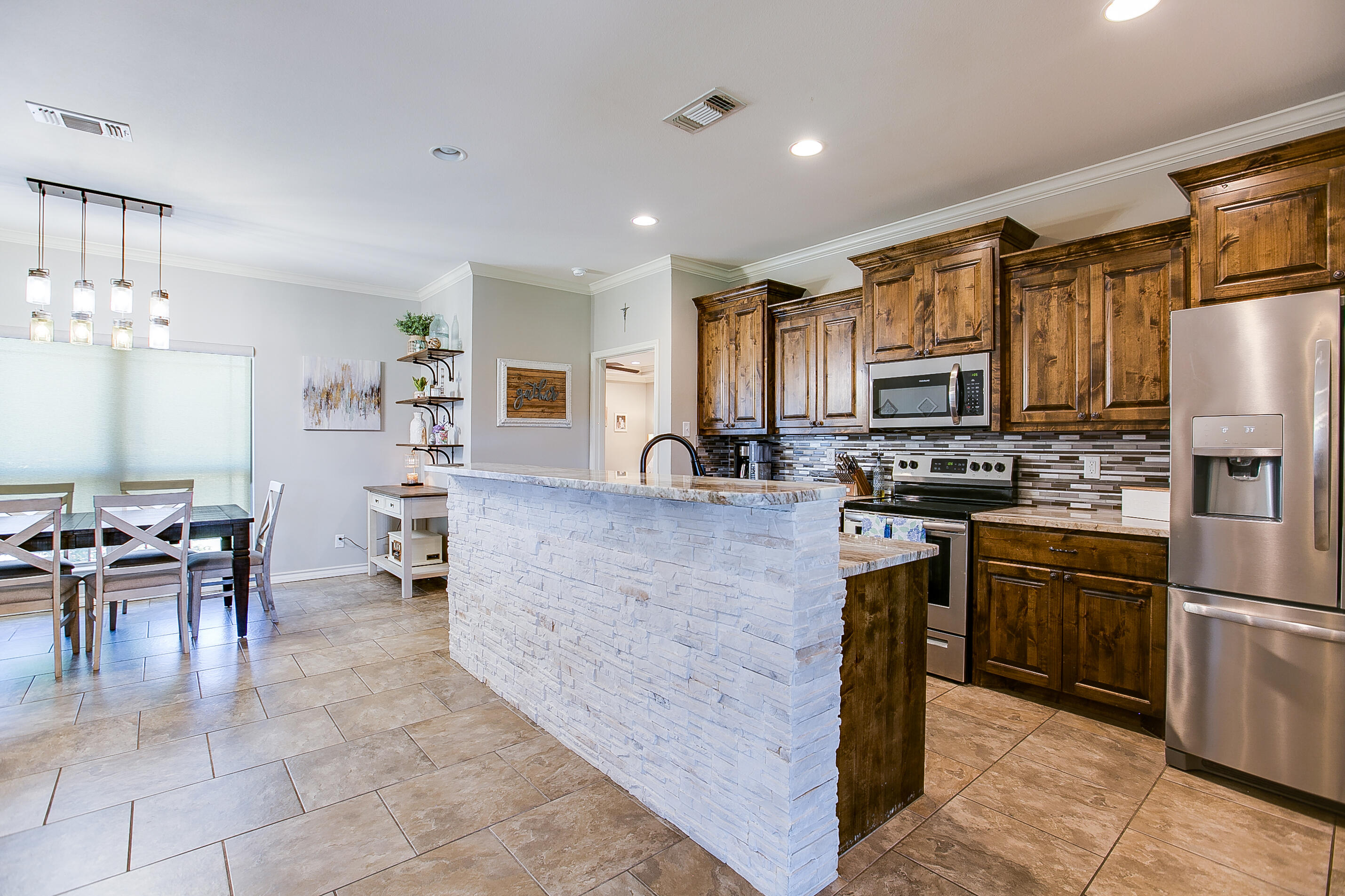 4189 Huntleigh Drive Property Photo 16