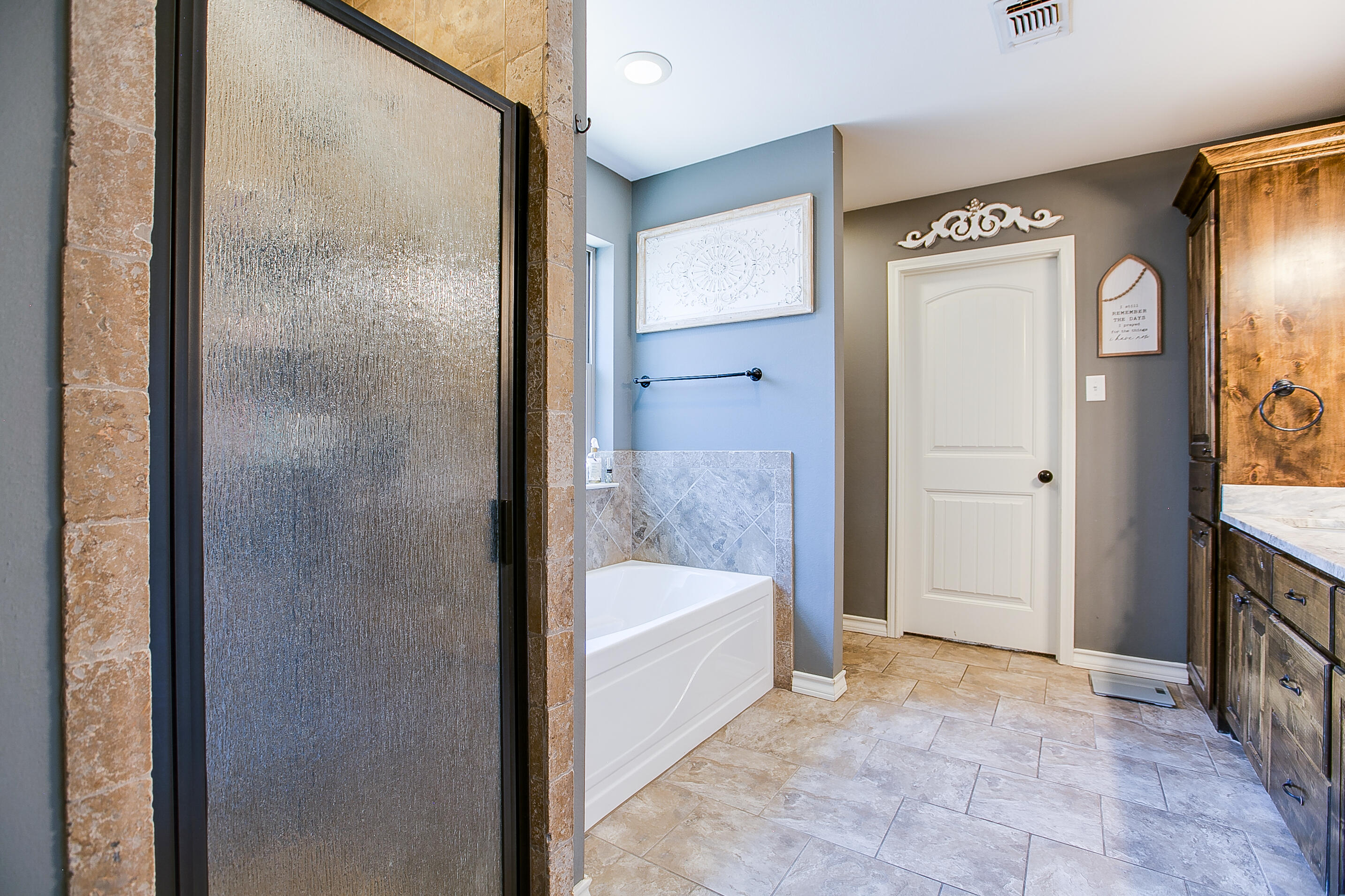 4189 Huntleigh Drive Property Photo 20