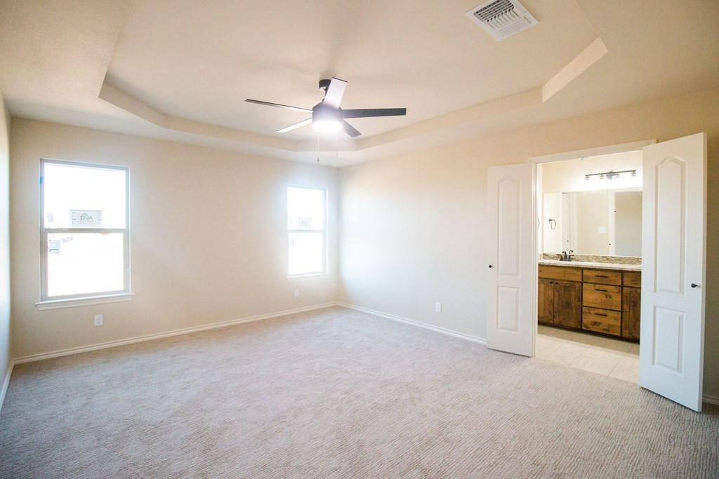 5405 Coral Way Property Photo 3