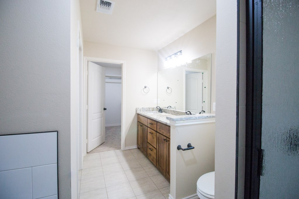 5405 Coral Way Property Photo 5