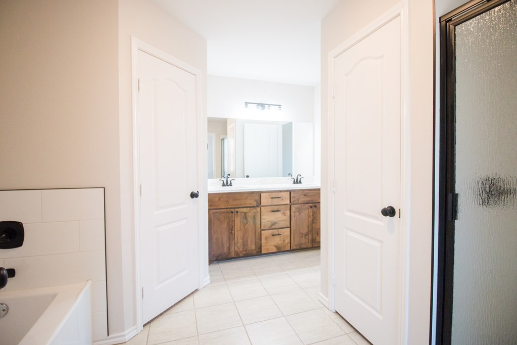 5409 Coral Way Property Photo 14
