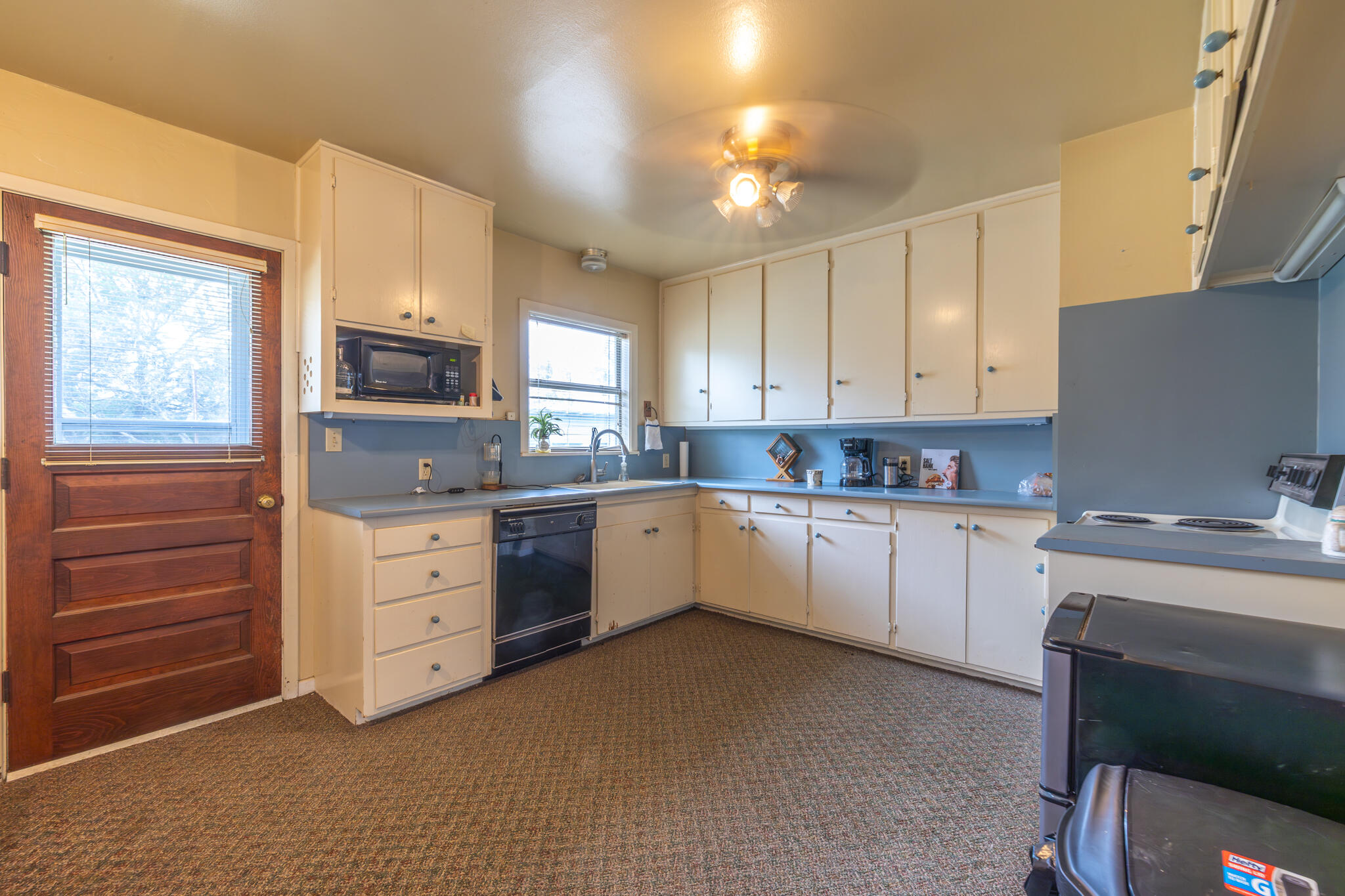 1208 Beall Street Property Photo 6