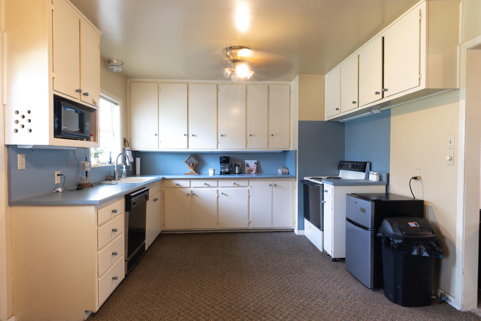 1208 Beall Street Property Photo 8