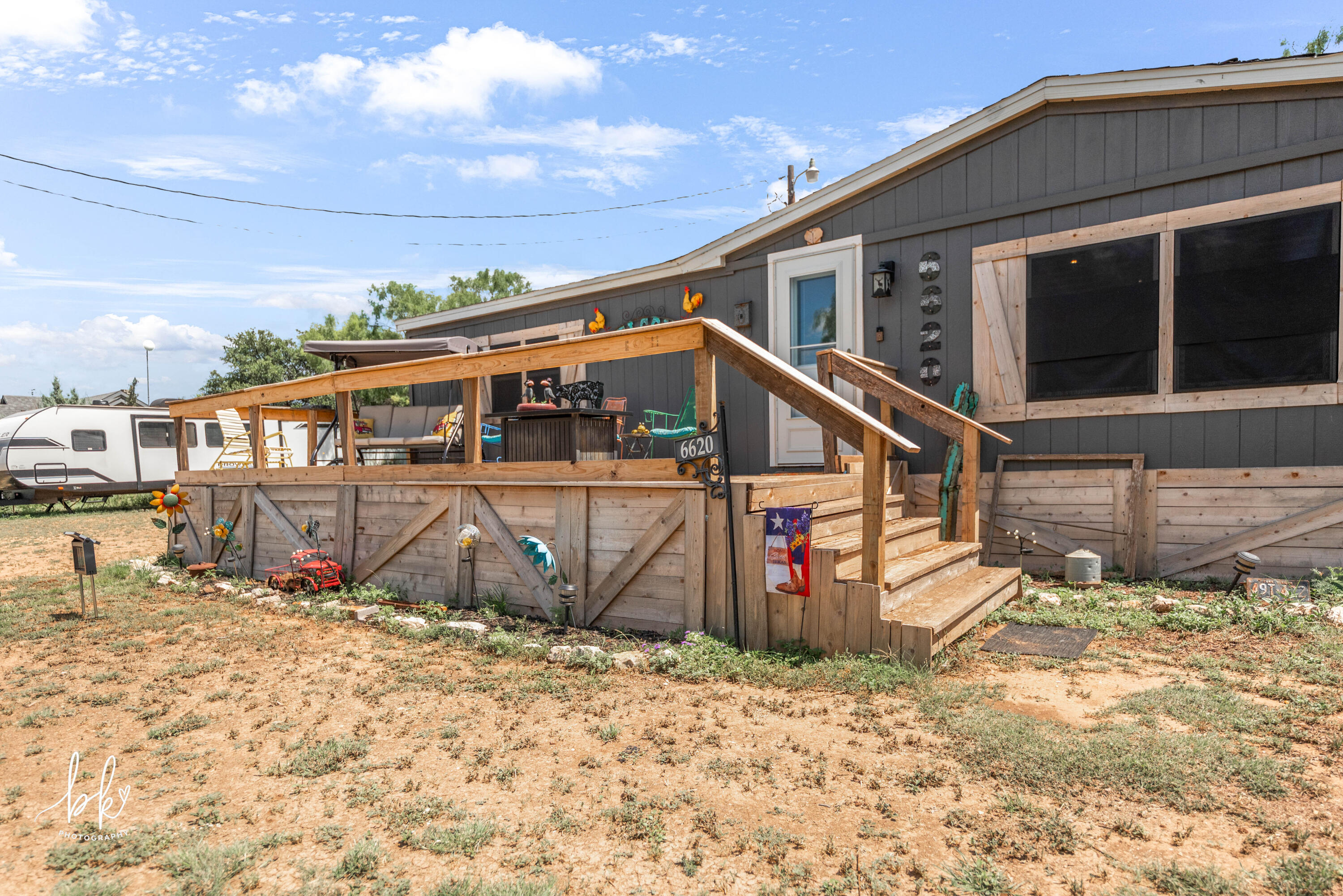 6620 Sykes Circle Property Photo 3