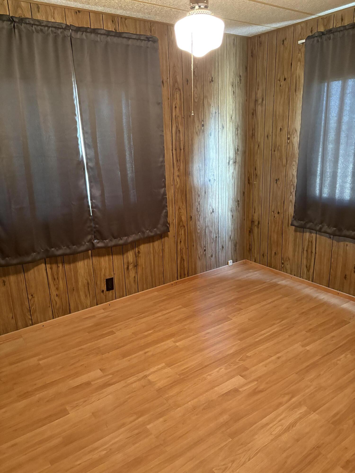 1294 W Moss Street Property Photo 17