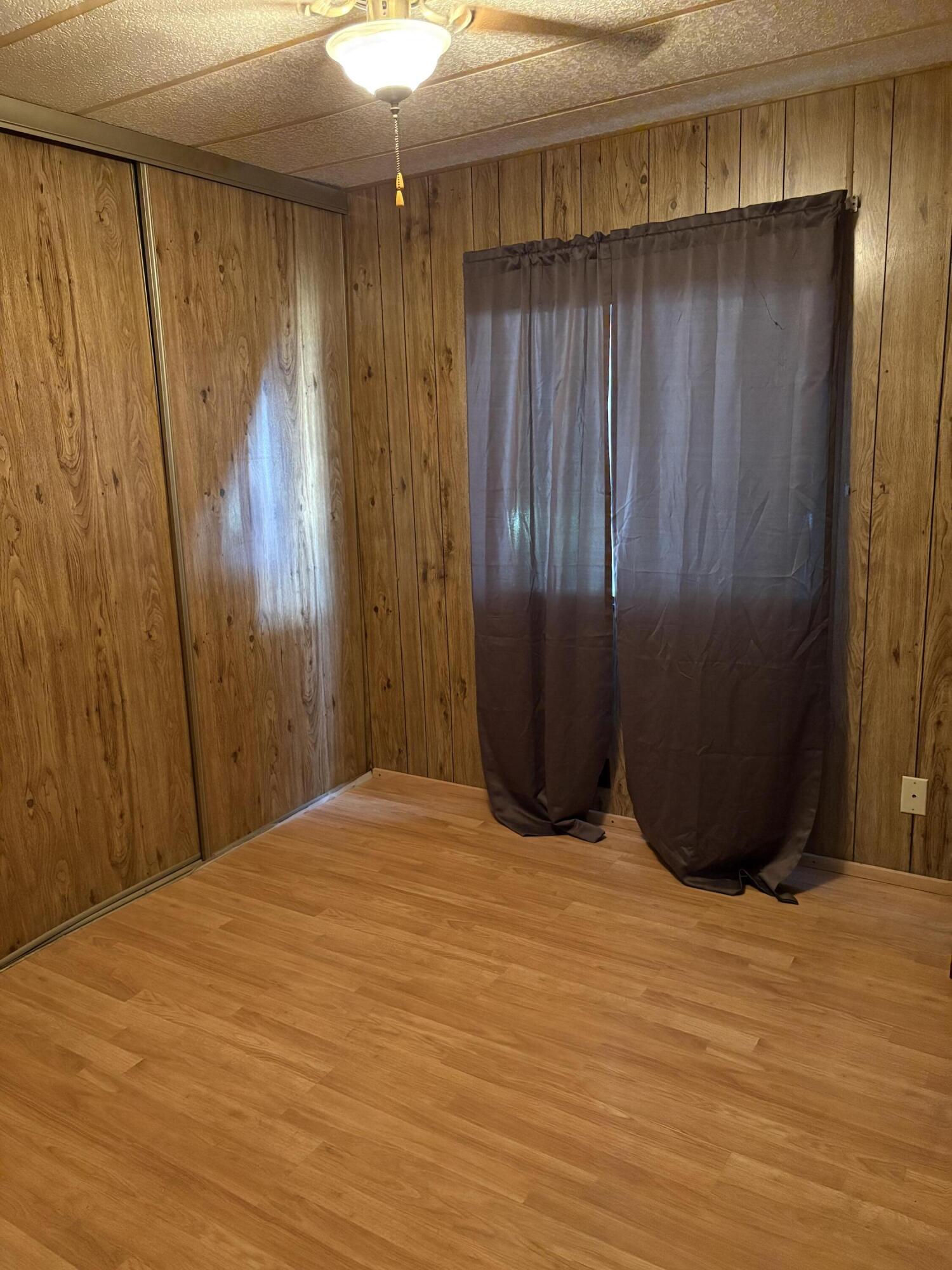 1294 W Moss Street Property Photo 20