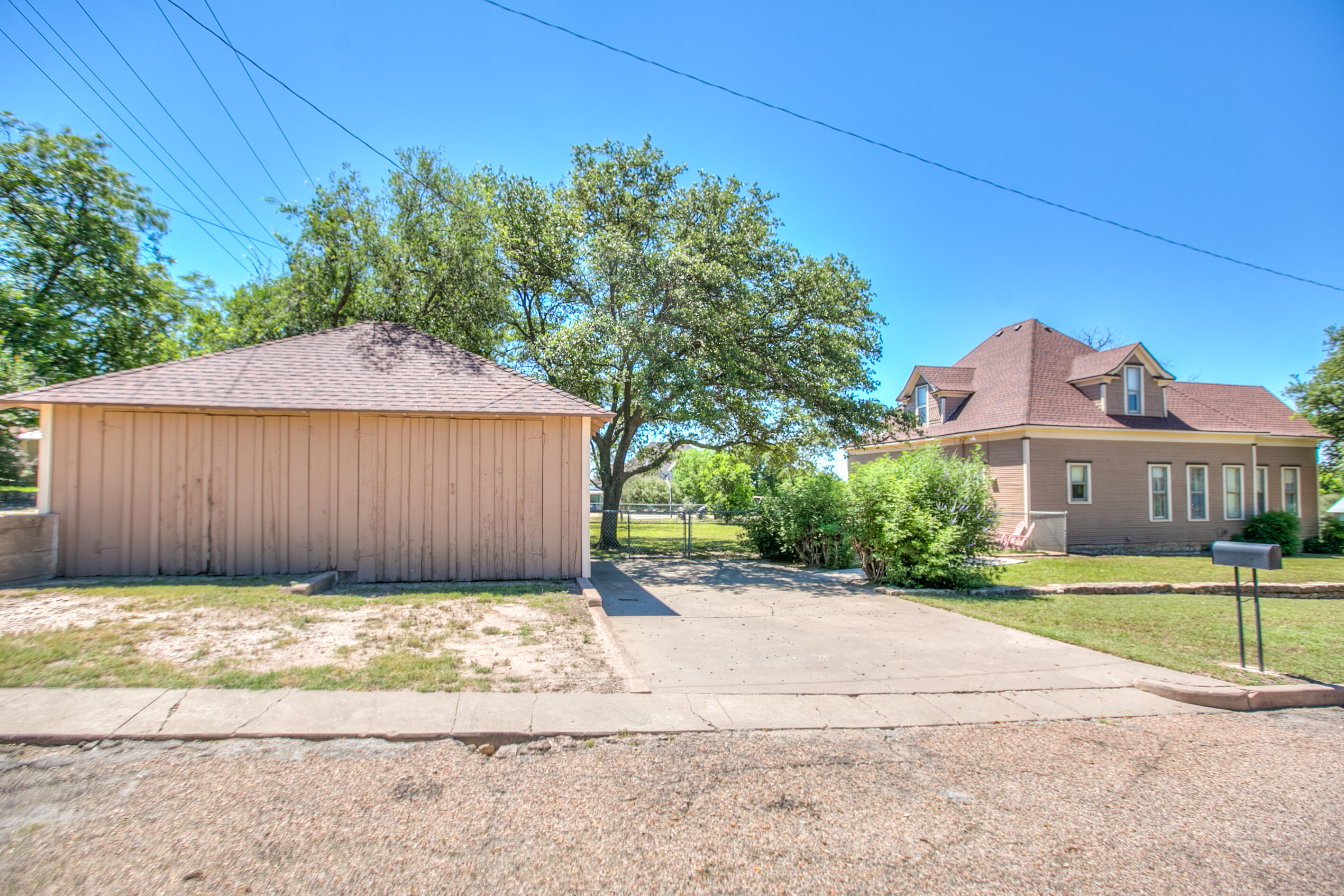 308 N 6th Street Property Photo 5