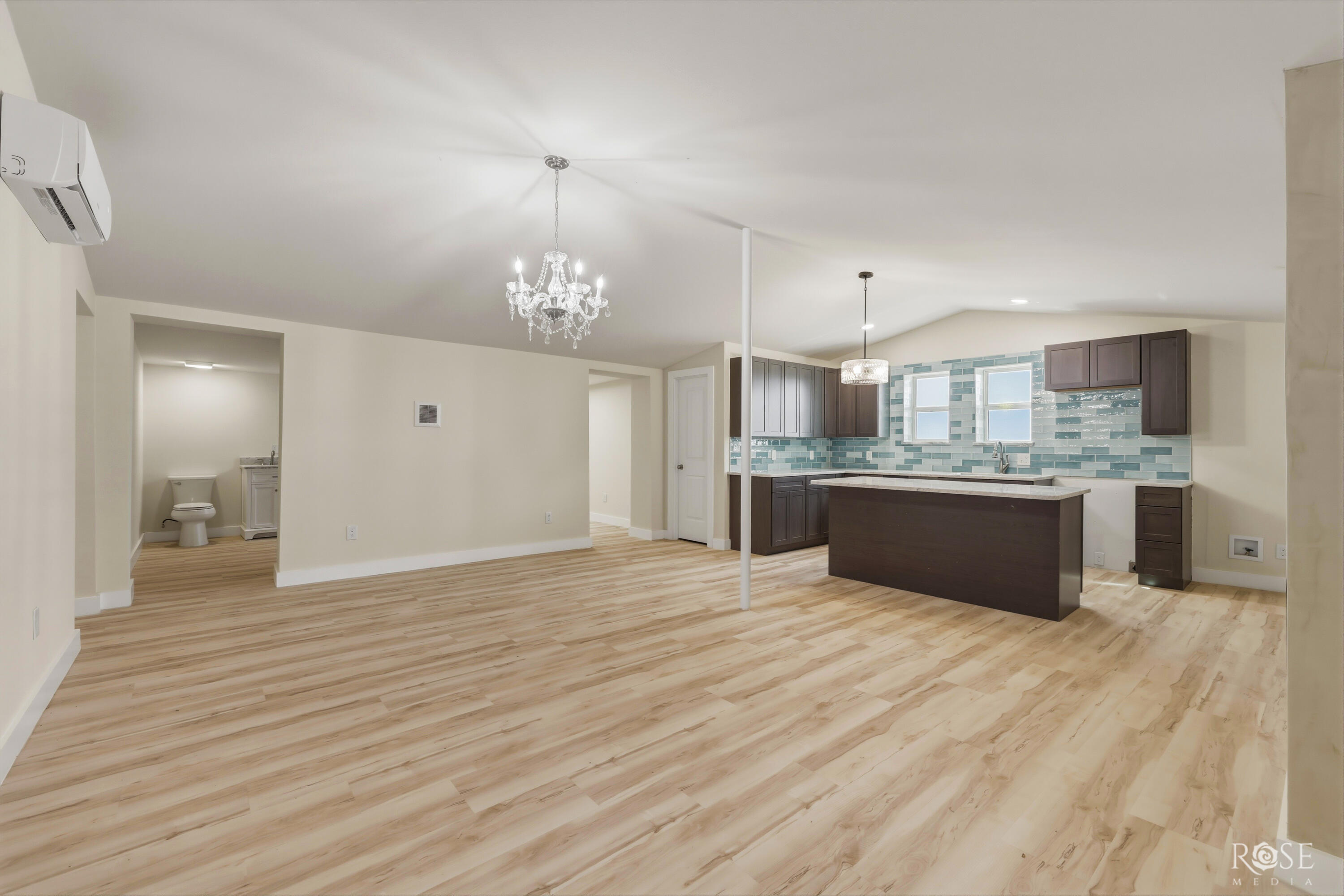 10261 N Us Highway 277 Property Photo 8