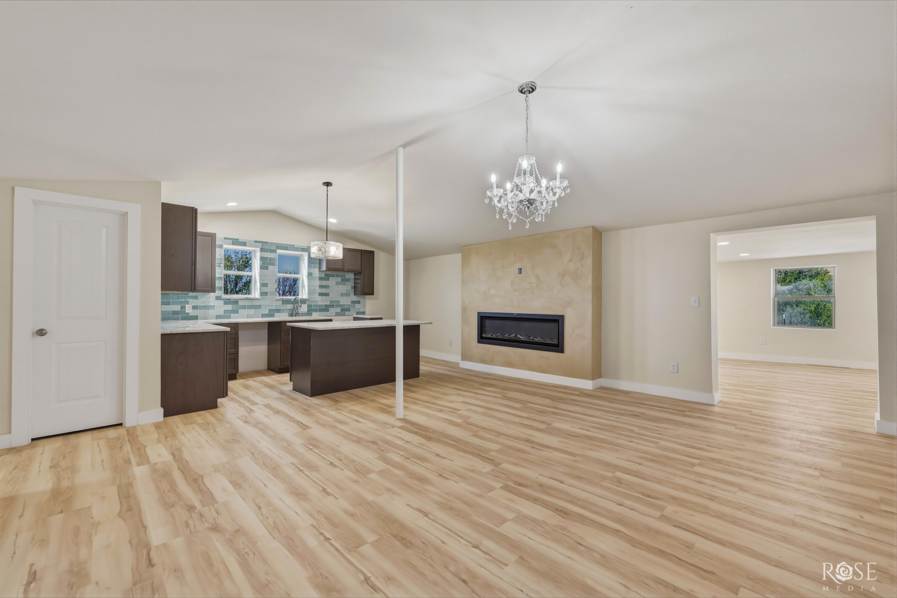 10261 N Us Highway 277 Property Photo 9