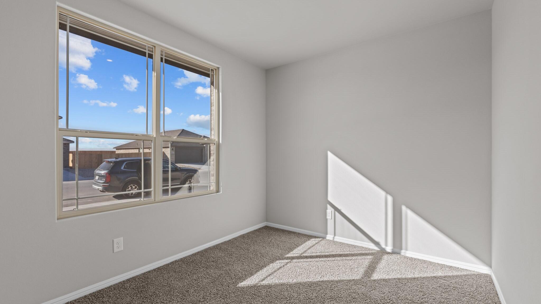 5073 Royal Oak Drive Property Photo 5