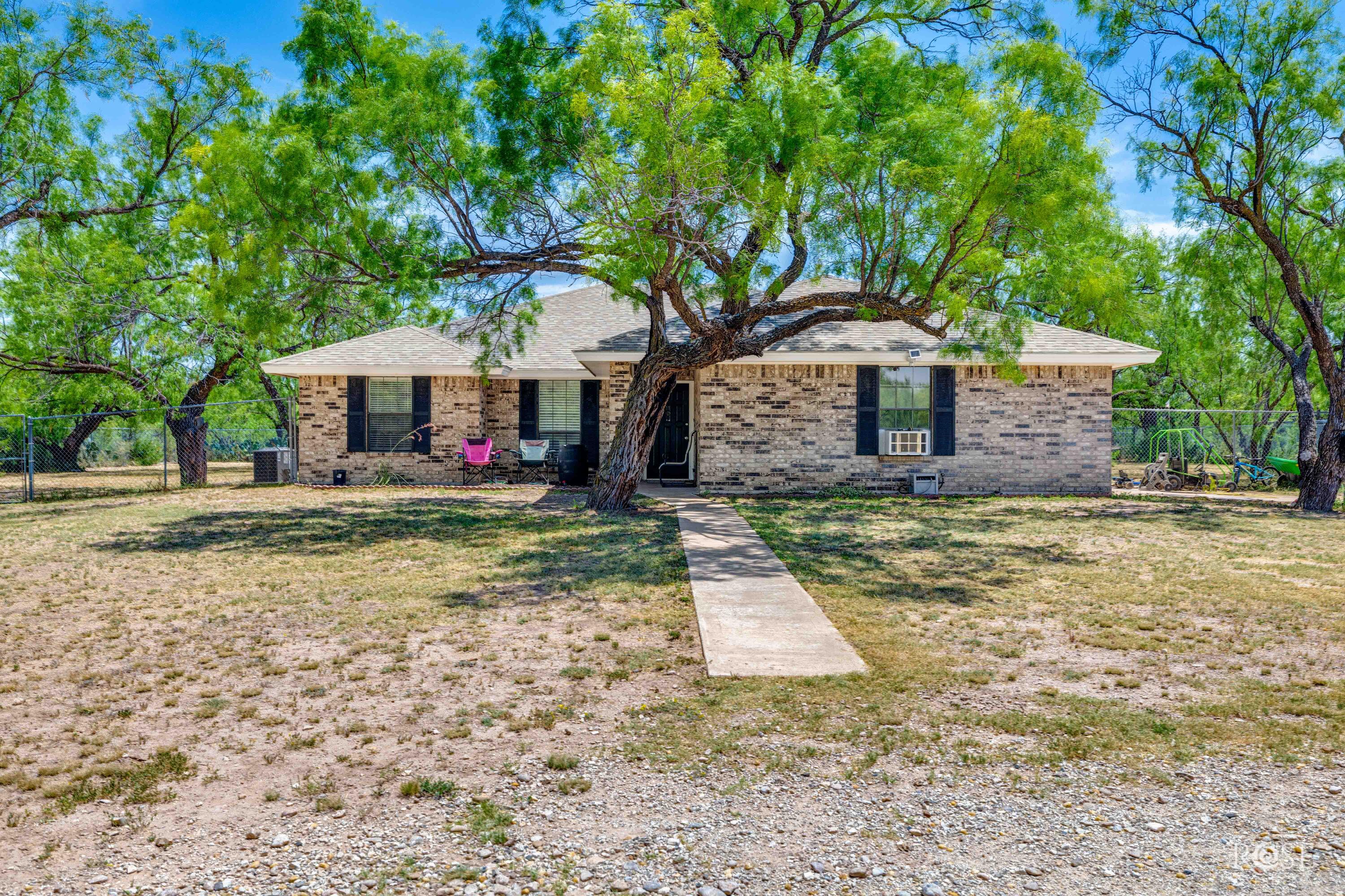 15977 Fitzgerald Drive Property Photo 6